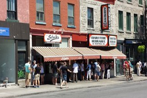 pet friendly restaurant in montreal